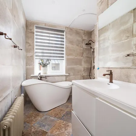 Families & Groups - 3 Bedrooms - 8 Guests Apartament *