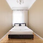 Апартаменти Feels Like Home 3Br Old Riga 5 Min Sleeps 8