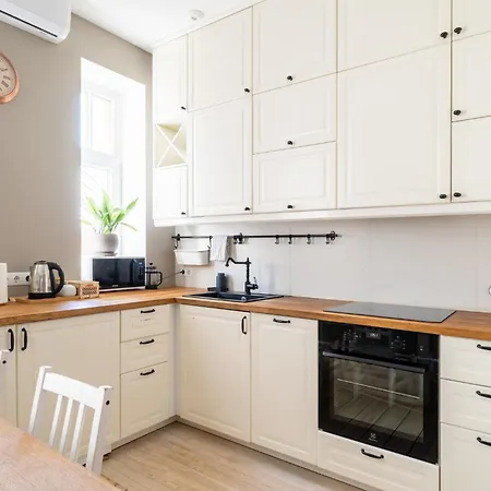 Feels Like Home 3Br Old Riga 5 Min Sleeps 8