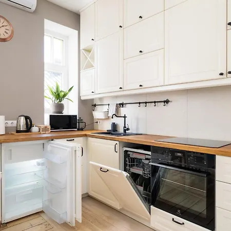 Apartment Feels Like 3br Old 5 Min Sleeps 8 Riga