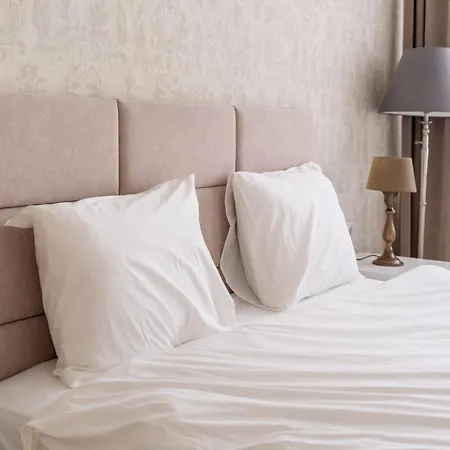 דירה Families & Groups - 3 Bedrooms - 8 Guests *