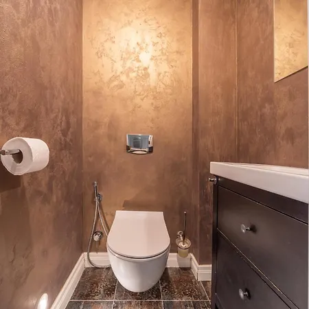 Families & Groups - 3 Bedrooms - 8 Guests